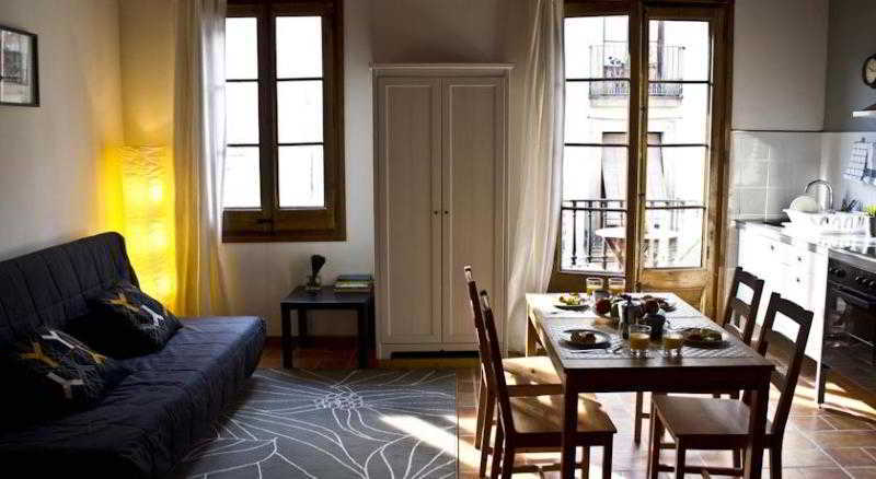 En Ferran By The Streets Hotell Barcelona Exteriör bild