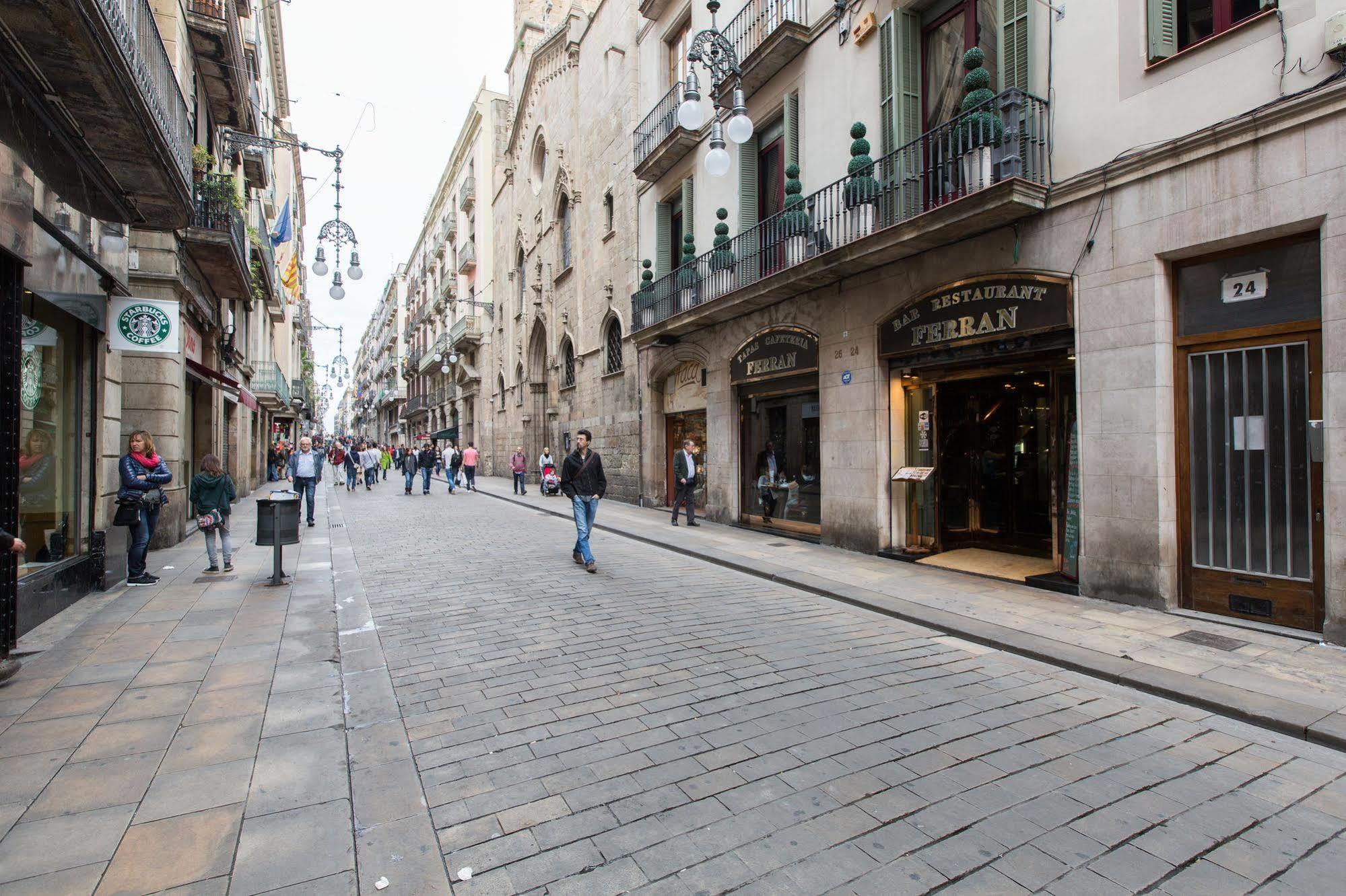 En Ferran By The Streets Hotell Barcelona Exteriör bild